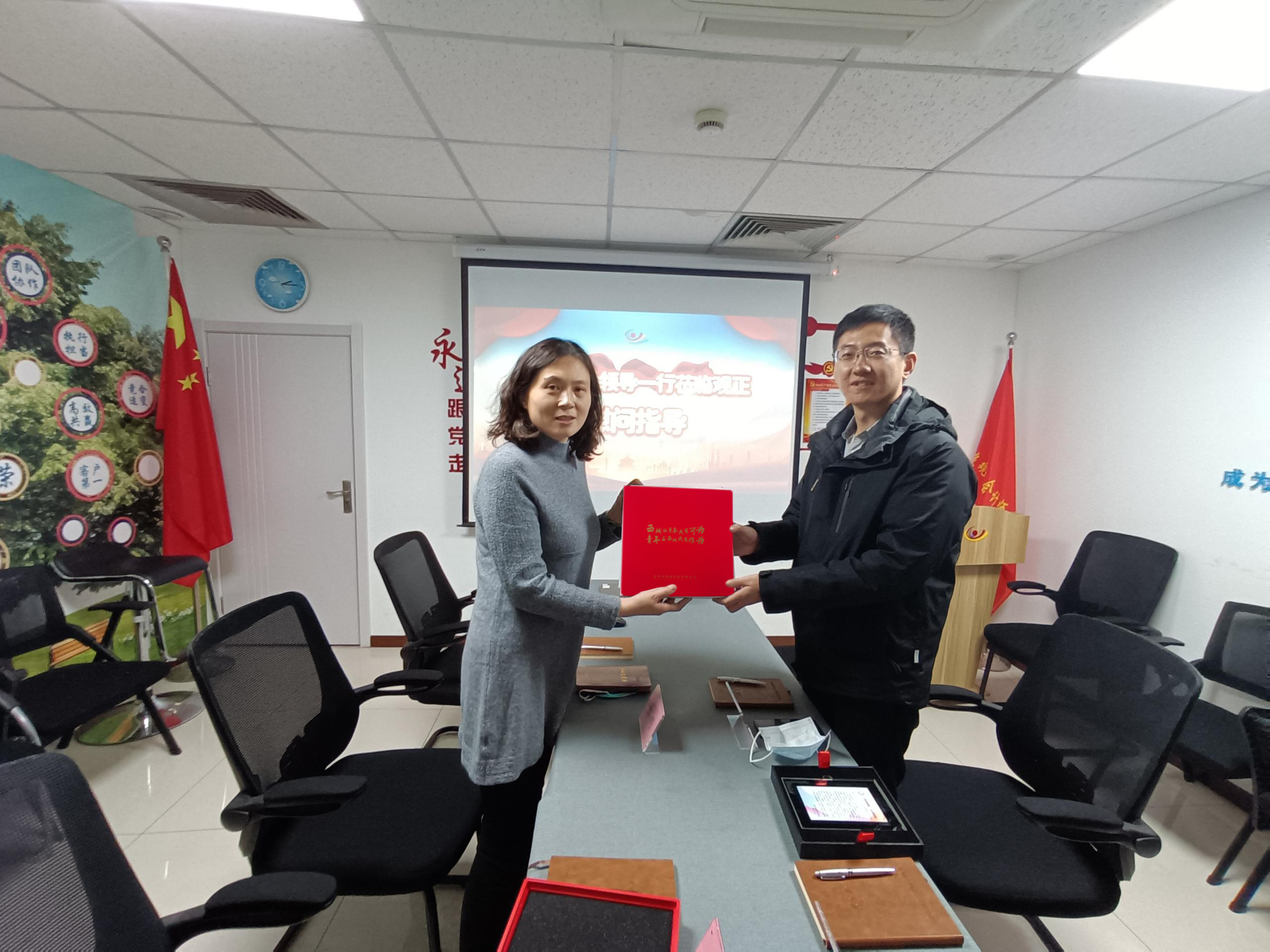 牢记嘱托 脚踏实地 做好西有青年—— 西城区青联领导一行慰问观正副总孟祥燕